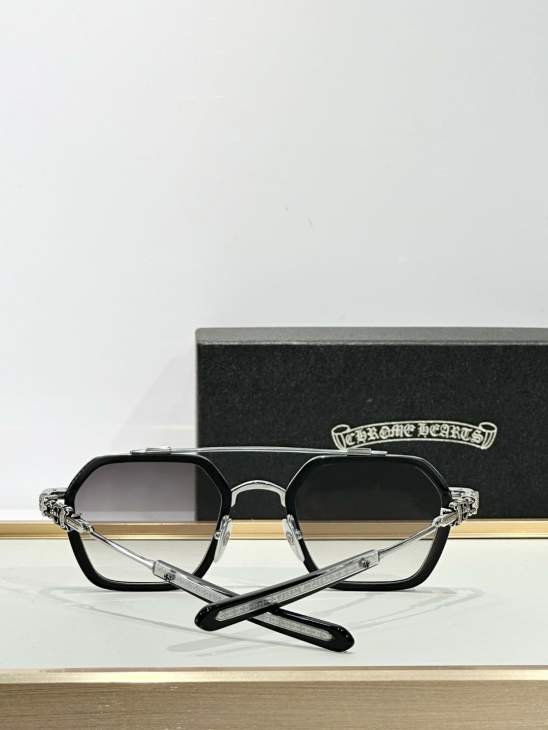 Picture of Chrome Hearts Sunglasses _SKUfw71516567fw